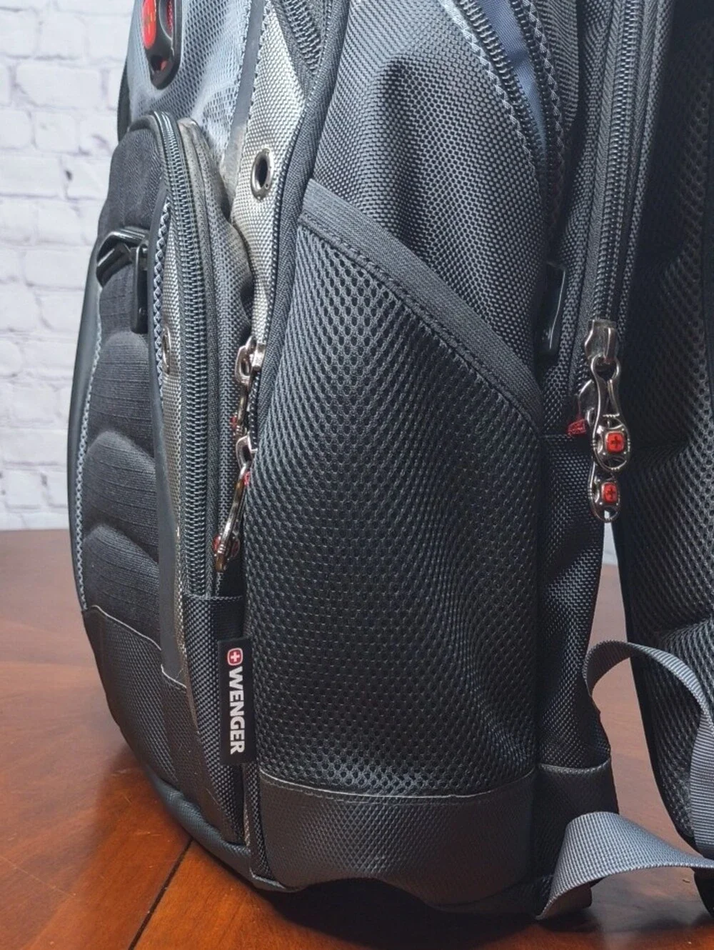 Wenger Black Gray Backpack Red Logo Detail 7 Zipper Pockets With Cushions AC